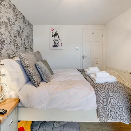 Hill House Hideaway
